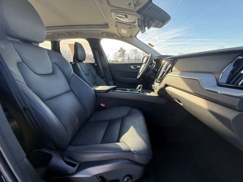 Used 2025 Volvo XC60 B5 Plus image 34