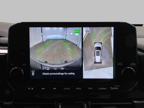 Used 2025 Nissan Pathfinder SL image 26