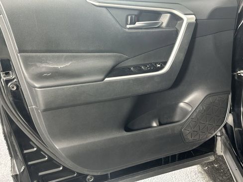 Used 2019 Toyota RAV4 XLE image 33