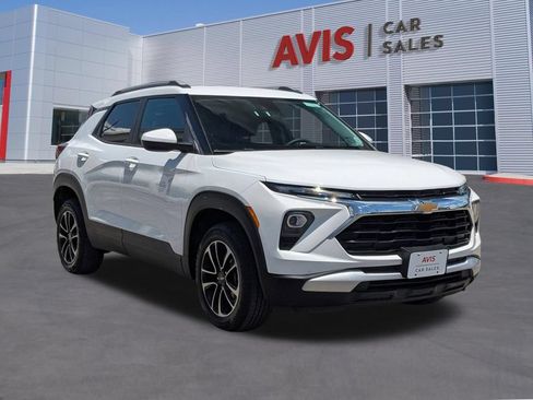 Used 2025 Chevrolet TrailBlazer LT AWD/4WD image 9