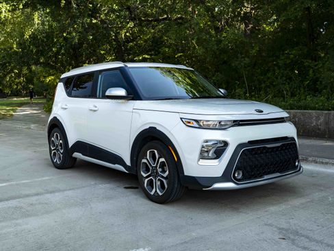 Used 2020 Kia Soul X-Line FWD image 2
