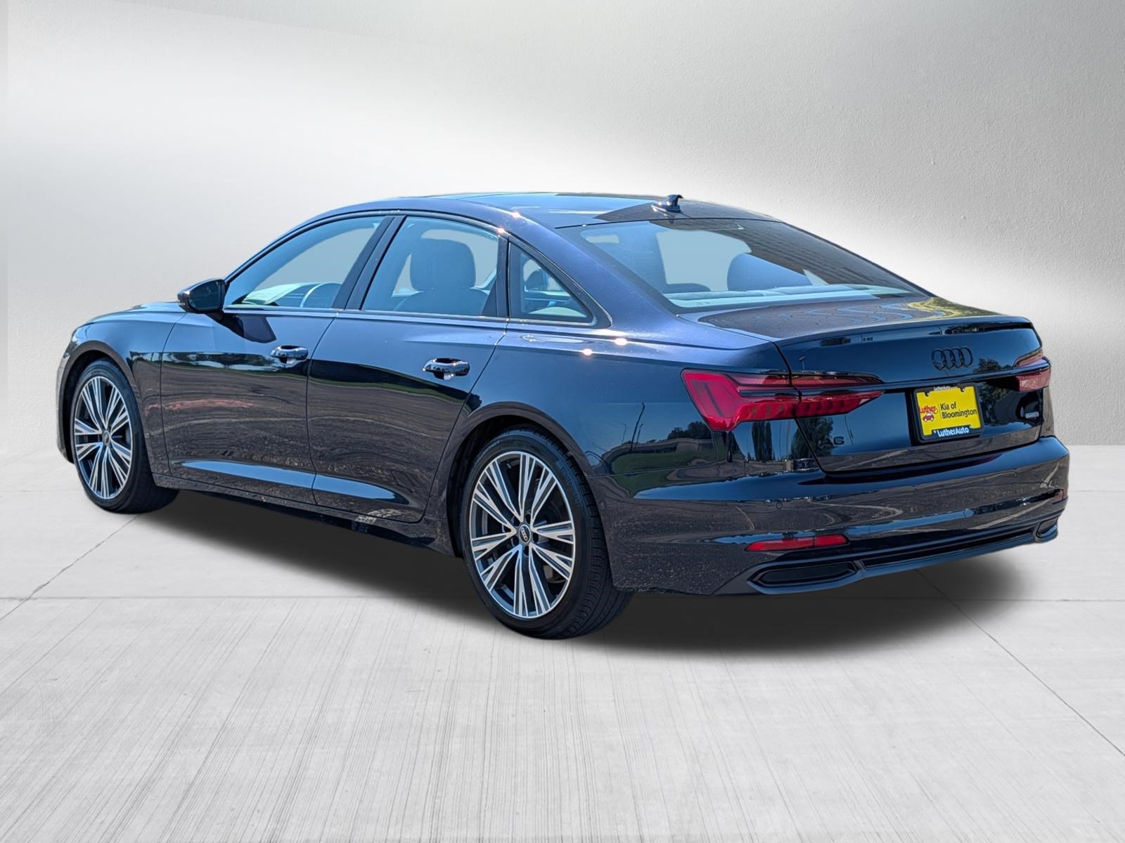 Used 2023 Audi A6 Premium Plus w/ Premium Plus Package AWD/4WD image 5
