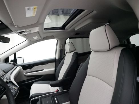 Certified 2026 Honda Odyssey Elite image 33