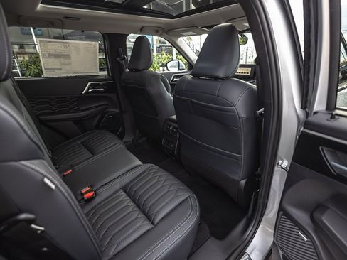 New 2026 Mitsubishi Outlander SEL image 31