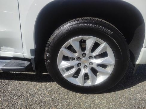 Used 2024 Chevrolet Silverado 1500 Custom image 10