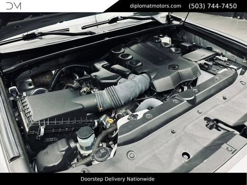 Used 2023 Toyota 4Runner Limited AWD/4WD image 50