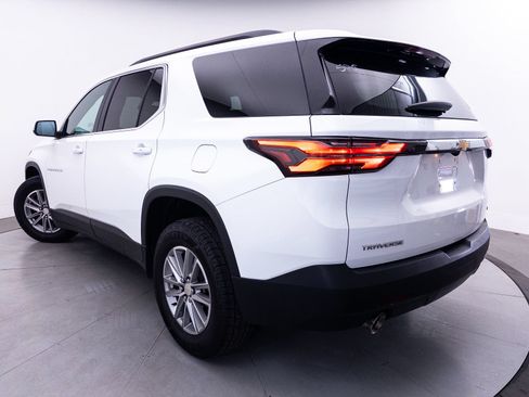 Used 2023 Chevrolet Traverse LT w/ LPO, Cargo Package FWD image 2