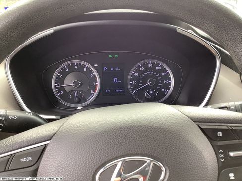 Used 2019 Hyundai Santa Fe SE image 8