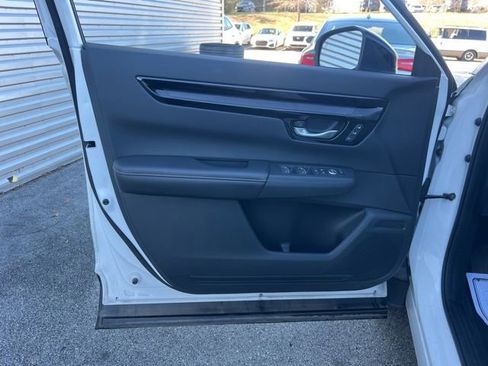 Used 2025 Honda CR-V Sport Touring image 28