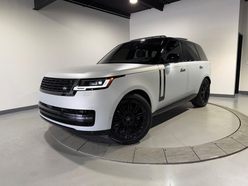 Used 2023 Land Rover Range Rover SE AWD/4WD image 2