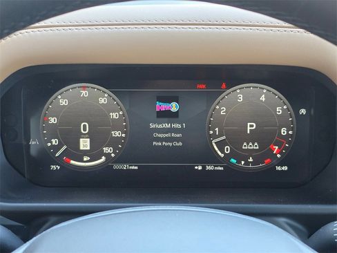 New 2025 Land Rover Defender 90 X-Dynamic SE image 12