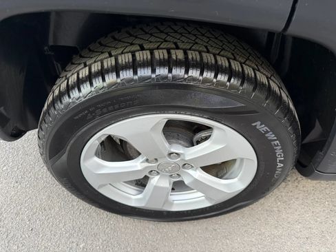 Used 2020 Jeep Compass Latitude AWD/4WD image 7
