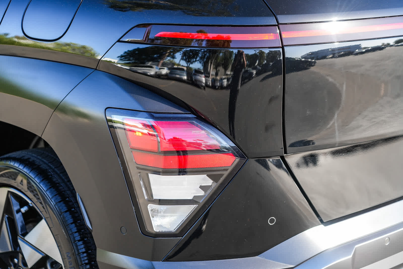 Used 2024 Hyundai Kona Limited AWD/4WD image 9