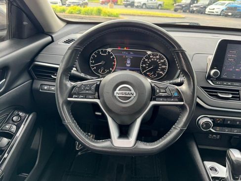 Used 2022 Nissan Altima 2.5 SV w/ SV Premium Package AWD/4WD image 13