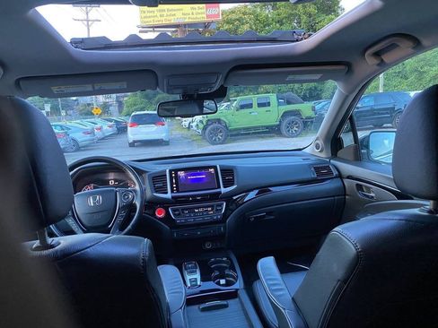 Used 2018 Honda Pilot Touring image 22