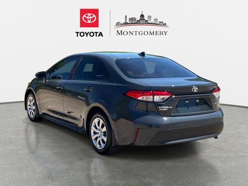 Used 2025 Toyota Corolla LE FWD image 5