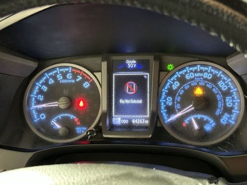 Used 2023 Toyota Tacoma TRD Off-Road image 14