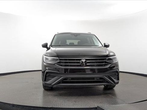 Used 2024 Volkswagen Tiguan S image 11