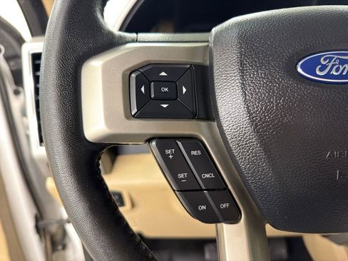 Used 2020 Ford F250 Lariat w/ Chrome Package image 19