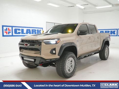 Used 2024 Chevrolet Colorado ZR2 w/ Technology Package AWD/4WD image 1