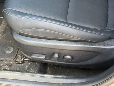 Certified 2024 Kia Seltos EX FWD image 9