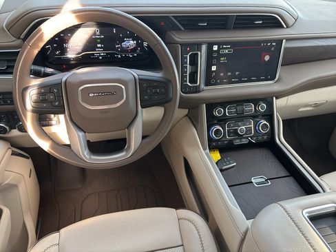 Used 2022 GMC Yukon XL Denali w/ Denali Ultimate Package image 15