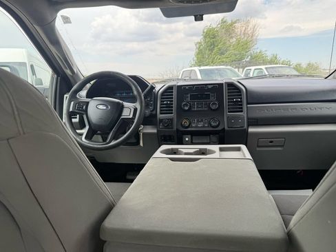 Used 2017 Ford F250 XL w/ Power Equipment Group AWD/4WD image 24
