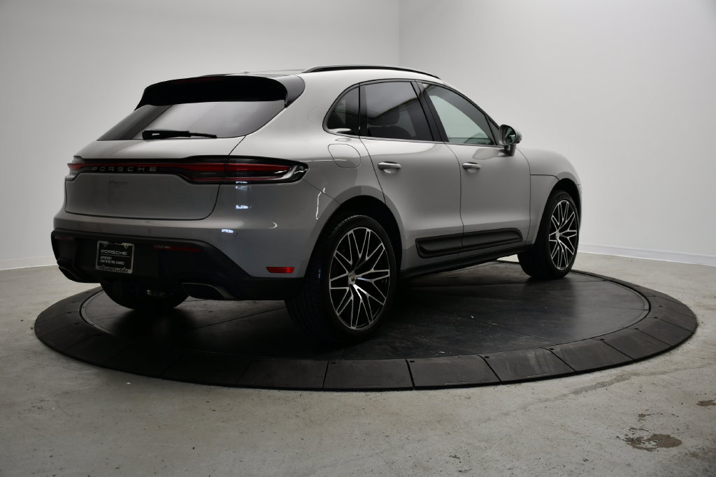 Certified 2024 Porsche Macan AWD/4WD image 7