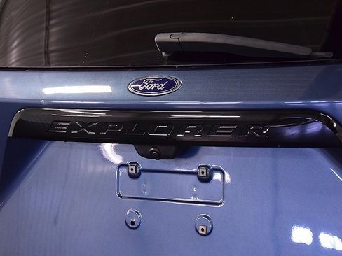 Used 2020 Ford Explorer ST image 11