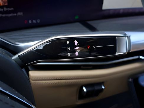 Certified 2025 Cadillac Escalade IQ Luxury 2 AWD/4WD image 28