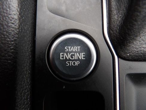 Used 2019 Volkswagen Atlas SE image 19