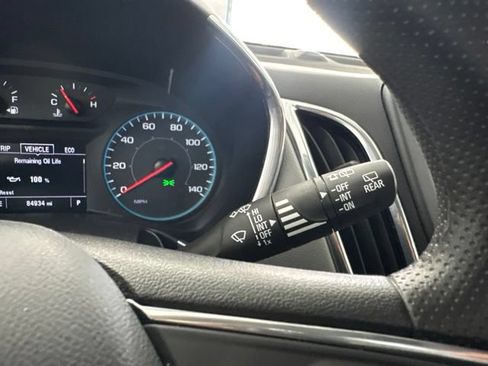 Used 2020 Chevrolet Equinox LS AWD/4WD image 32