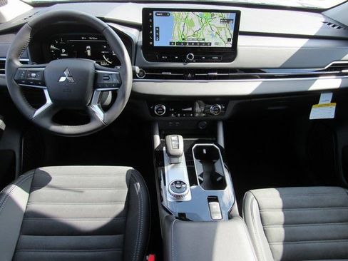 New 2025 Mitsubishi Outlander SE FWD image 9
