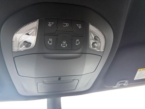 New 2026 Chrysler Voyager LX image 22