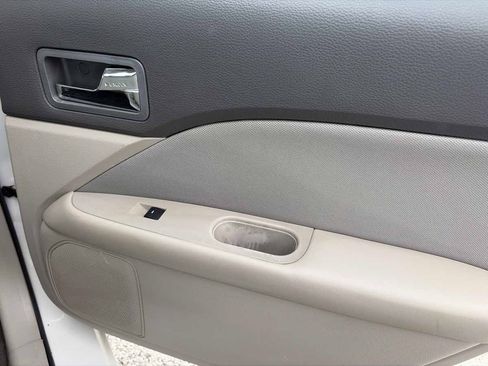 Used 2010 Ford Fusion SE FWD image 22