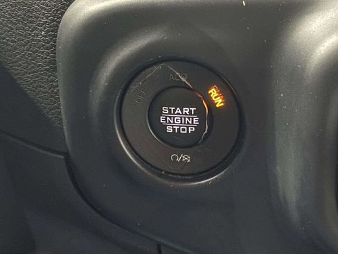 Used 2019 Jeep Wrangler Unlimited Sport S AWD/4WD image 25