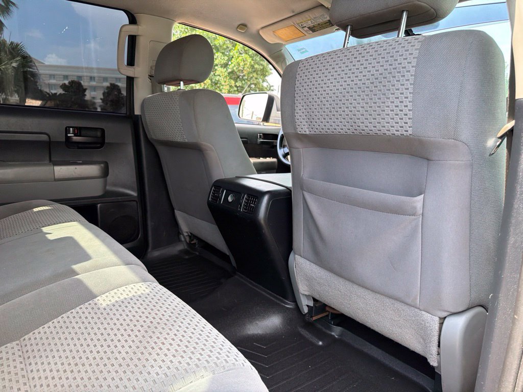 Used 2013 Toyota Tundra 4x4 CrewMax w/ Tow Pkg image 17