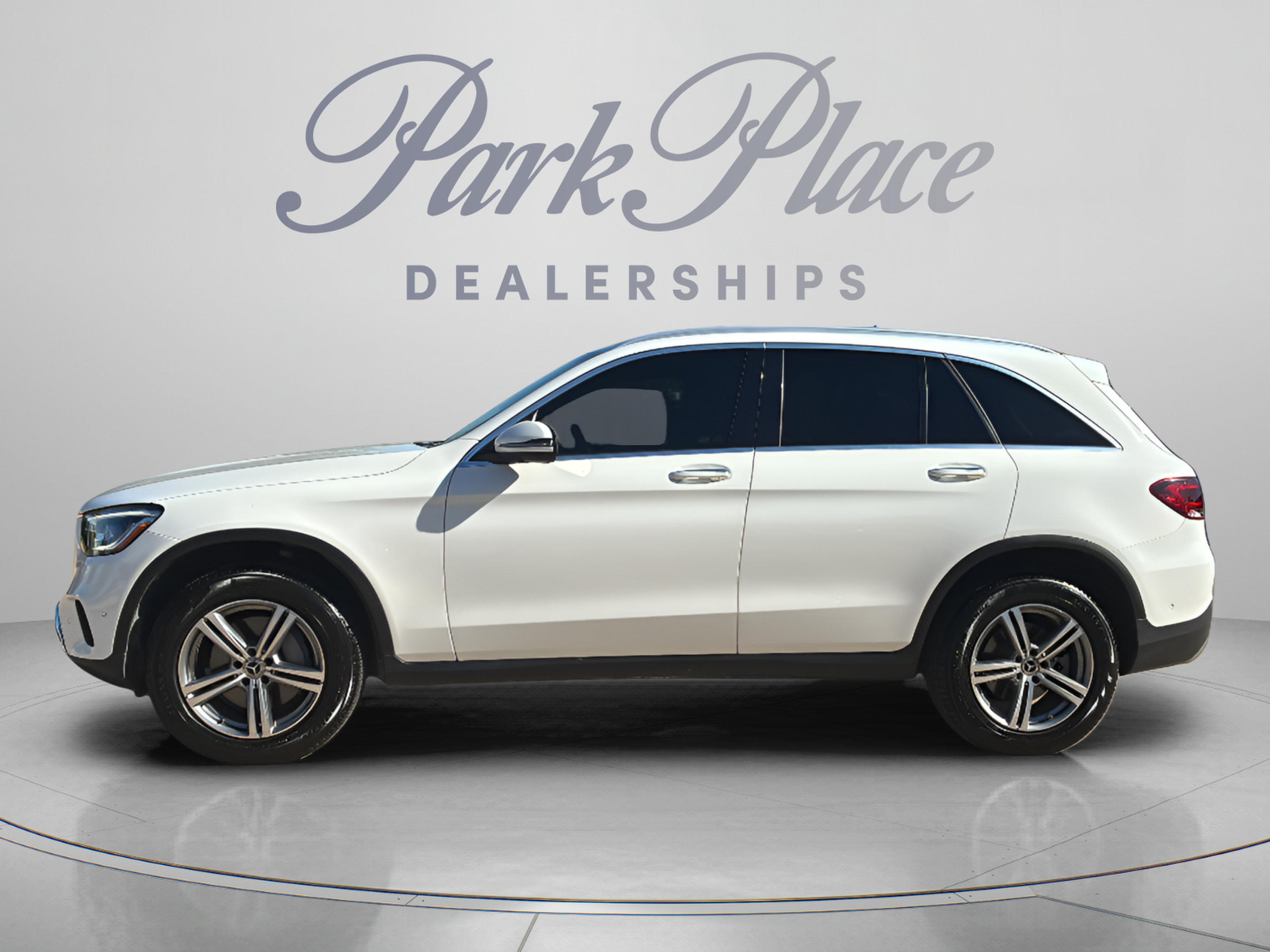 Certified 2022 Mercedes-Benz GLC 300 image 2