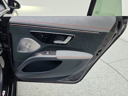 Certified 2023 Mercedes-Benz EQS AMG 4MATIC image 33