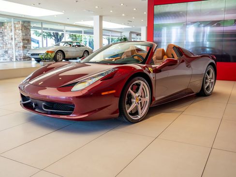 Certified 2013 Ferrari 458 Spider RWD image 4