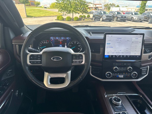 Used 2024 Ford Expedition Limited AWD/4WD image 9