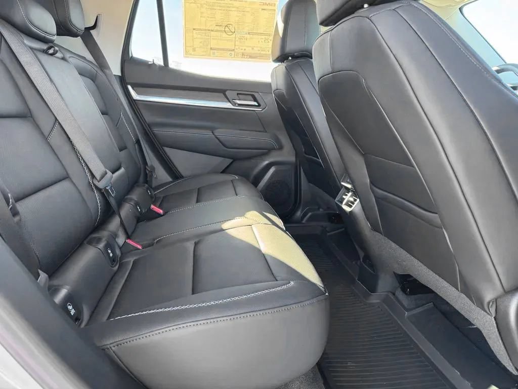 New 2027 GMC Terrain Denali w/ LPO, Floor Liner Package AWD/4WD image 17