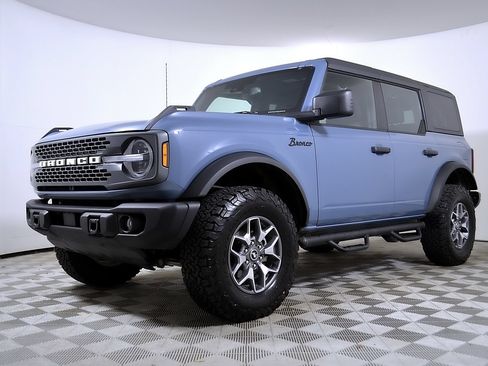 Used 2025 Ford Bronco Badlands AWD/4WD image 2