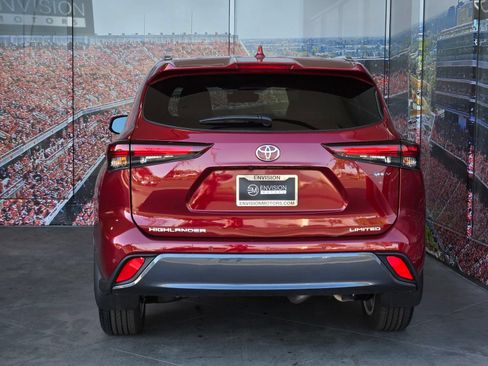 Certified 2026 Toyota Highlander Limited AWD/4WD image 7