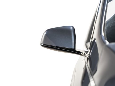 Used 2023 Tesla Model X Plaid image 11