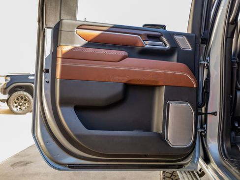 Used 2025 GMC Sierra 2500 Denali Ultimate image 38