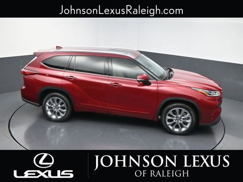 Used 2020 Toyota Highlander Limited FWD image 30