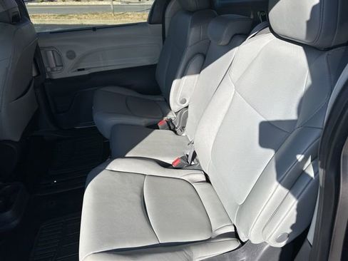 Used 2024 Toyota Sienna XLE image 23