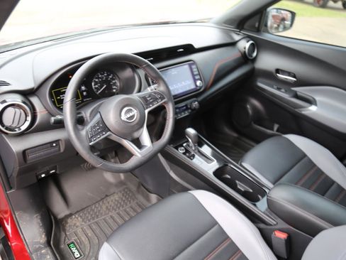 Used 2023 Nissan Kicks SR w/ SR Premium Package image 4