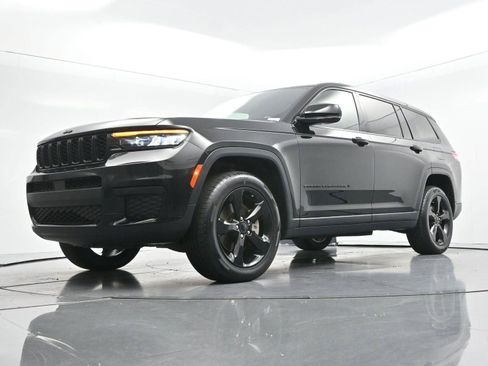 Used 2023 Jeep Grand Cherokee L Laredo AWD/4WD image 42